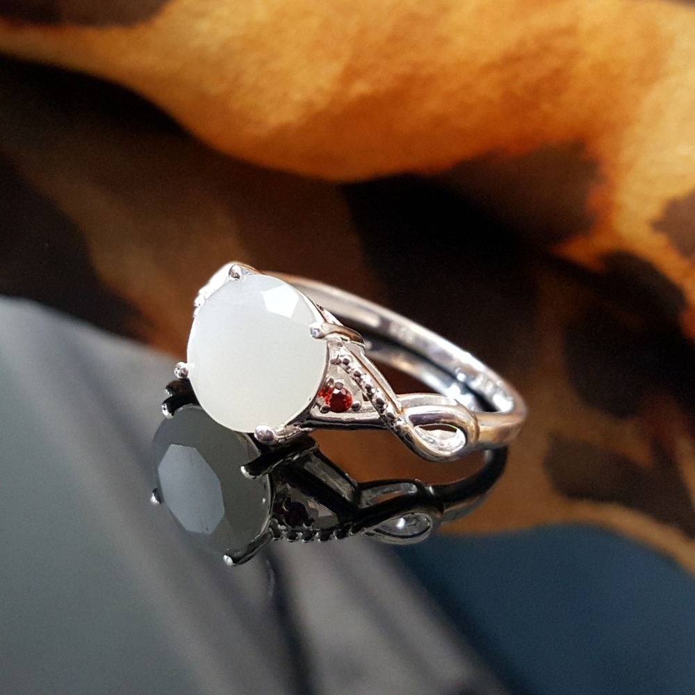 Sri Lankan Silver Moonstone - Picture 3 of 8